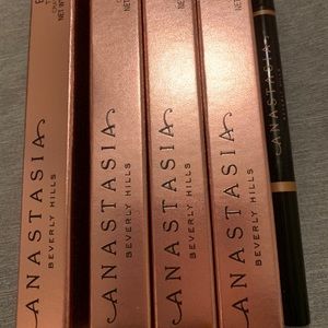 Anastasia Brow Definer